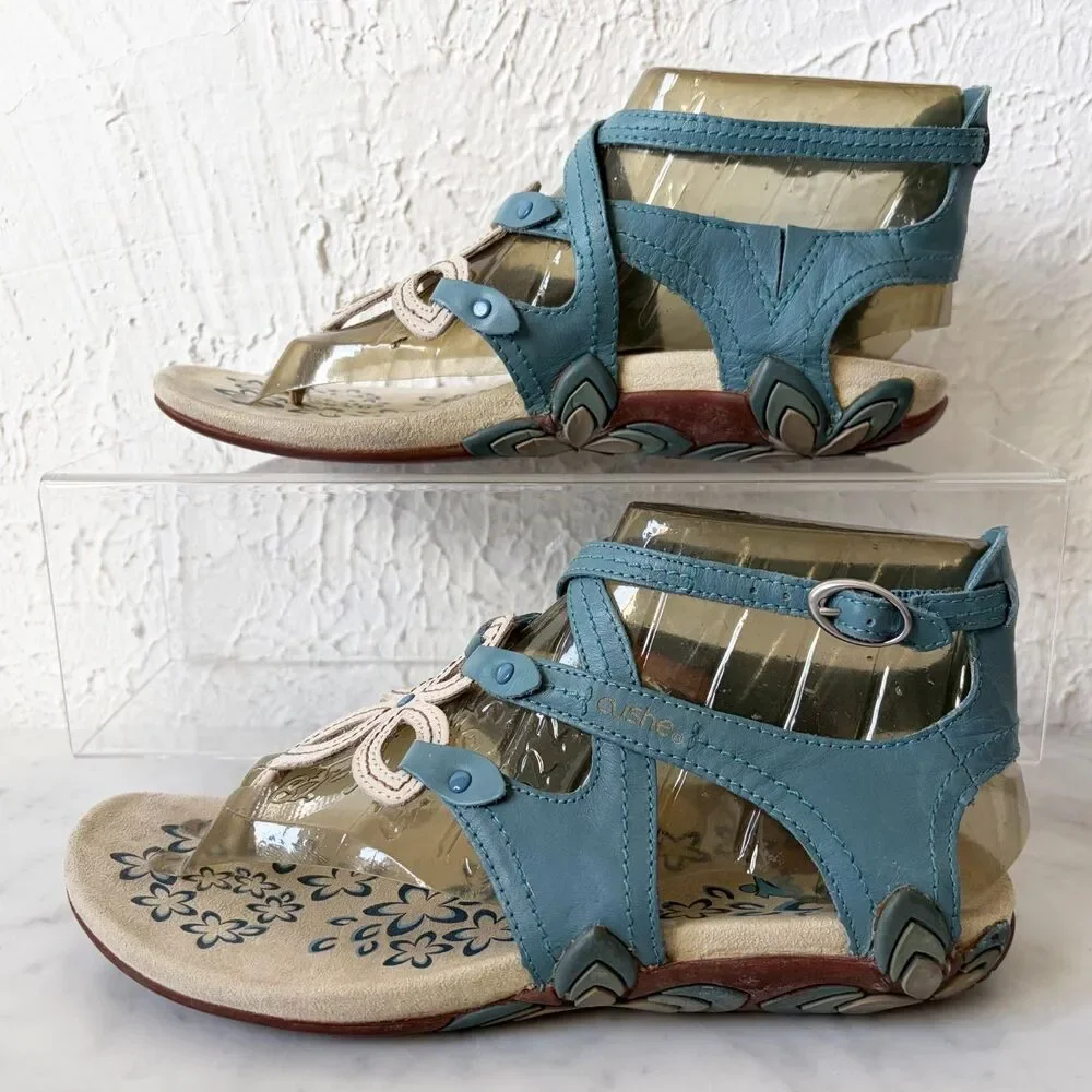 Cushe Sierra Toe Post Sandals Women's 9 Blue Beige Leather Straps Buckle